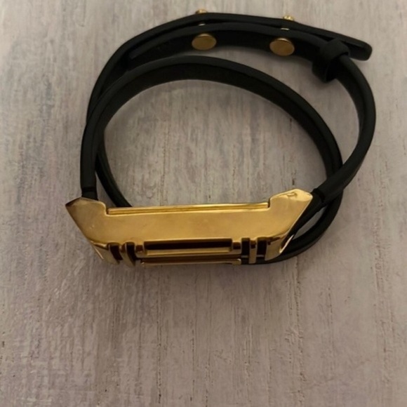 Cute Tory Burch Leather and Gold Bracelet. Like New Condition.👌 - Picture 6 of 6